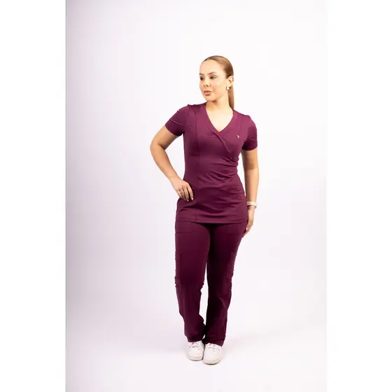Scrub Feminino Couture Premium - Tecido tecnológico geladinho- Malha Fria - Não Amassa, Várias Cores
