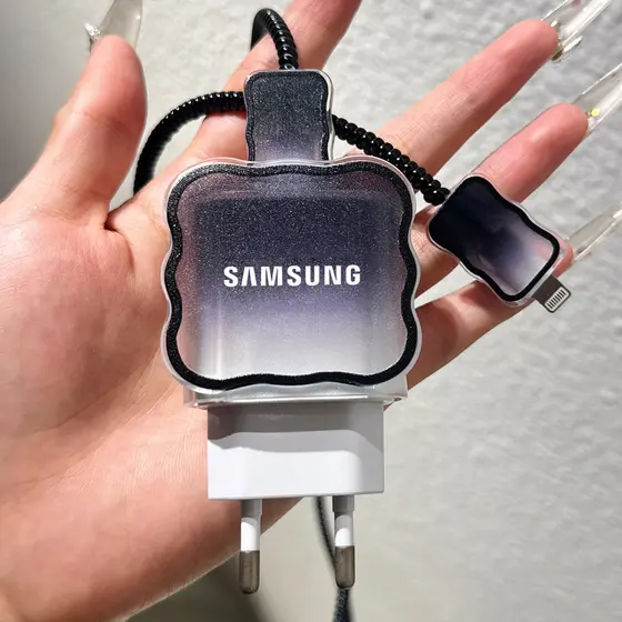 Capa Protetora Para Carregador Samsung 25W , Gradiente Ondulado , Inquebrável , Estende Vida Útil .