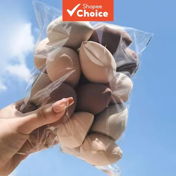 Conjunto de esponjas multicoloridas para maquiagem com 15 peças. Ideal para uso seco e úmido. Indicado para aplicação