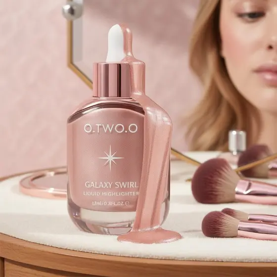 O.TWO.O Iluminador Líquido para uma Maquiagem de Pele Brilhante e Bem Misturada