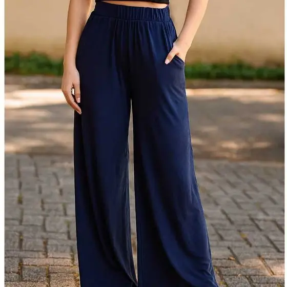 Calça Pantalona em viscolycra confortável com bolso lateral e cós com elástico