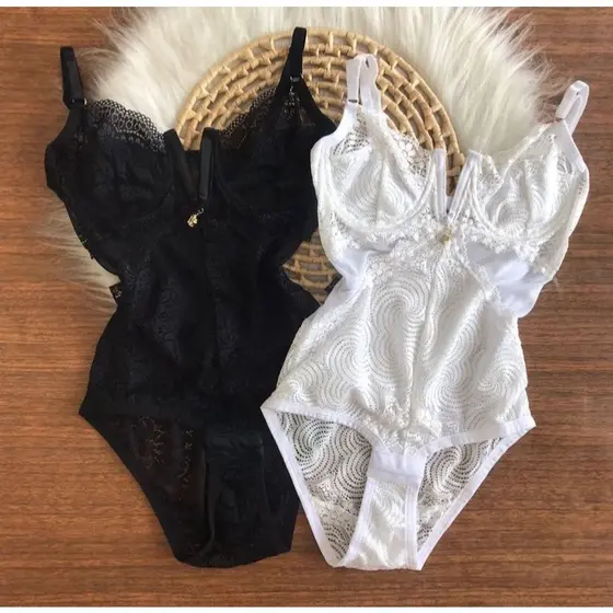 Body Jade em Renda com Decote em V e Abertura Inferior - Moda Lingerie Feminina de Qualidade