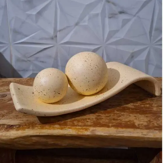 Rampa bege com pintinhas 2 bolas, decoração de casa