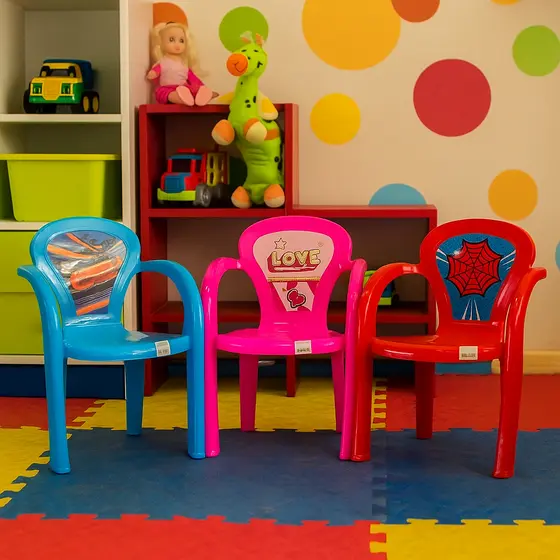 Cadeira Banco Plastica Brinquedo Infantil Colorida Escola UN TEMAS