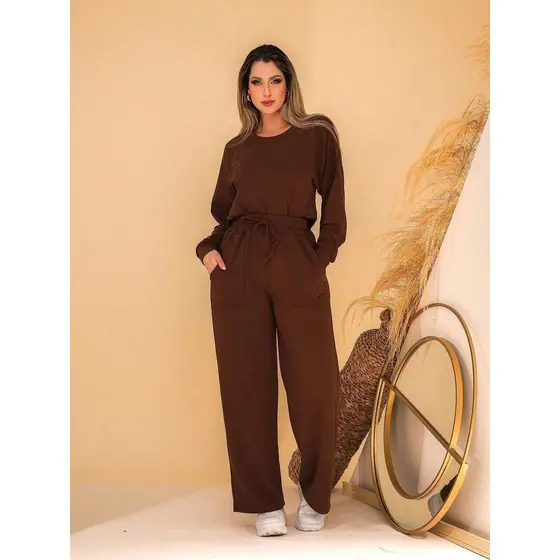 Conjunto de a o de blusa manga longa e calça pantalona