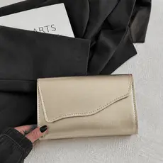 Bolsa Feminina Clutch Tampa Ondulada com Alça Corrente Dourada Elegante Festa