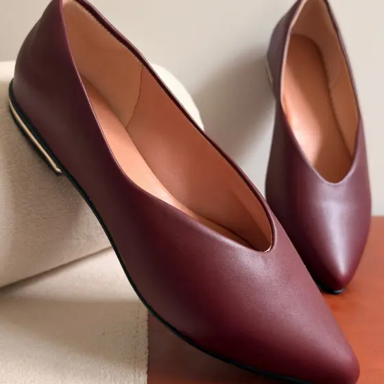 Sapatilha Feminina Bico Fino Recorte V Acabamento Luxo Elegante Confortável Casual Moderna Amizzara