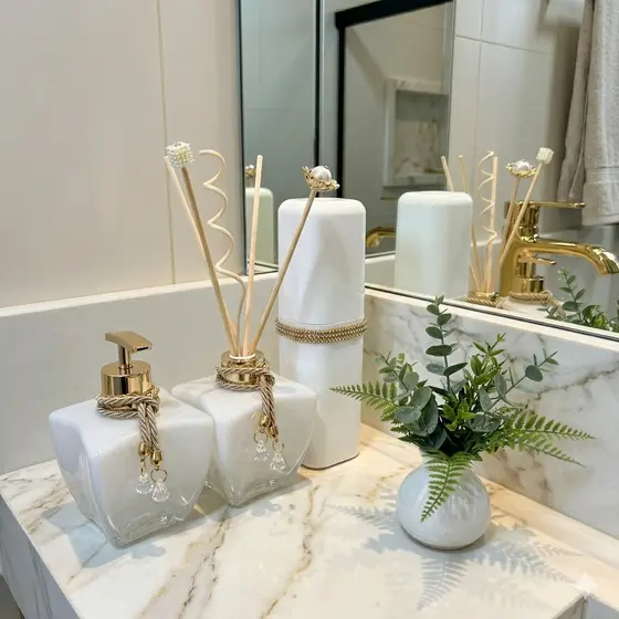 Kit Para Lavabo Jogo Banheiro Difusor Porta Sabonete Líquido e Escovas Varetas Difusoras Decorativas Bandeja Organizador