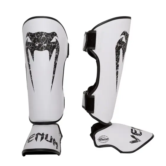 Caneleira Muay Thai Venum Giant Brasil Branco
