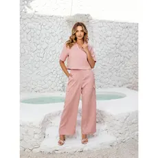 Conjunto Feminino Blusa e Calça Cargo em Linho com Elastano Moda Utilitária Elegante Versátil
