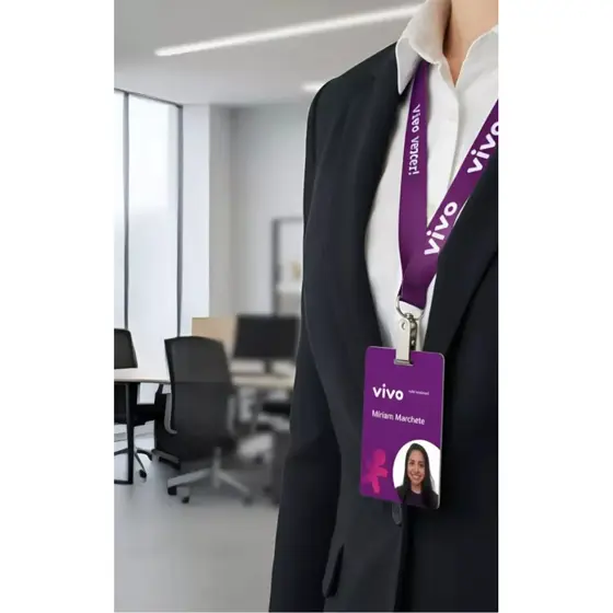 Crachá em pvc + cordão personalizado 20mm arte grátis