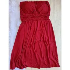 Vestido tomara que caia vermelho com bojo