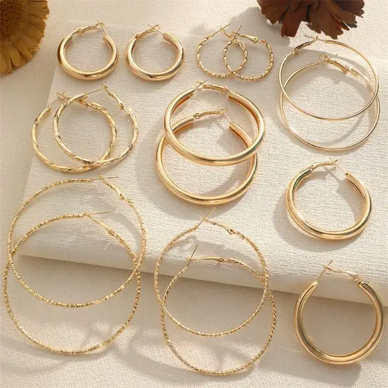 8 pares de brincos de argola metálicos grandes com design geométrico perfeitos para festas e para o dia a dia