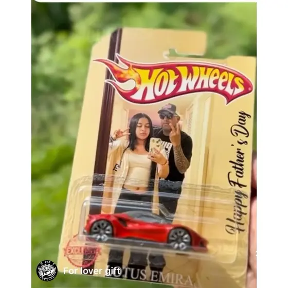 Hot Wheels Personalizado com Foto do Casal + Carrinho Real