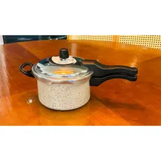 PANELA DE PRESSÃO 2,5 LITROS - FECHAMENTO EXTERNO - TEFLON MARFIM