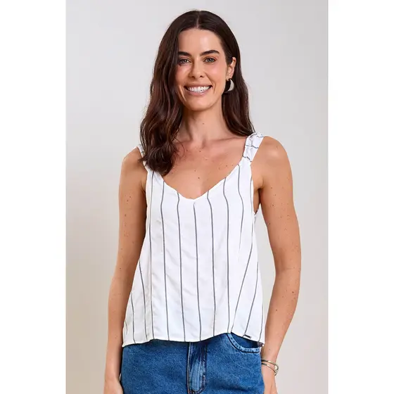 Regata Feminina Com Decote Marialícia Branco