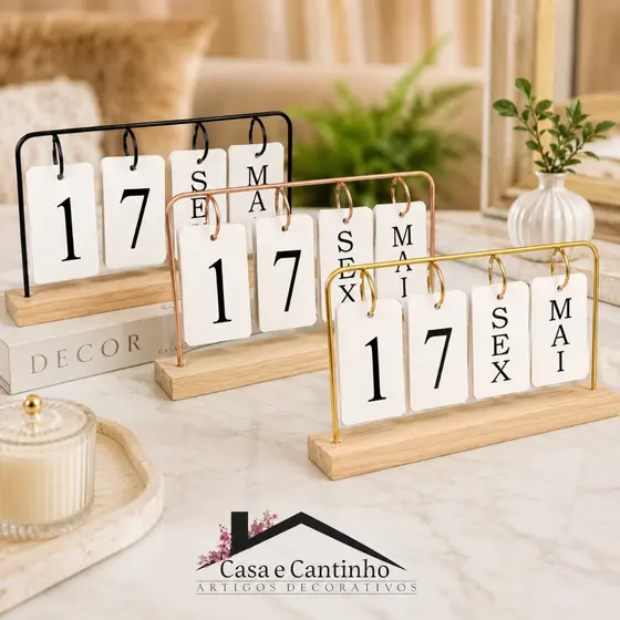 Calendário de Mesa Decorativo com Plaquinhas Frente e Verso Dourado/Preto/Rose Permanente Escritório