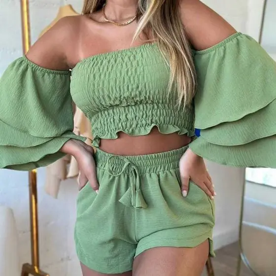 CONJUNTO CROPPED NA MANGA 3 BABADOS  E SHORT  EM TECIDO DUNA