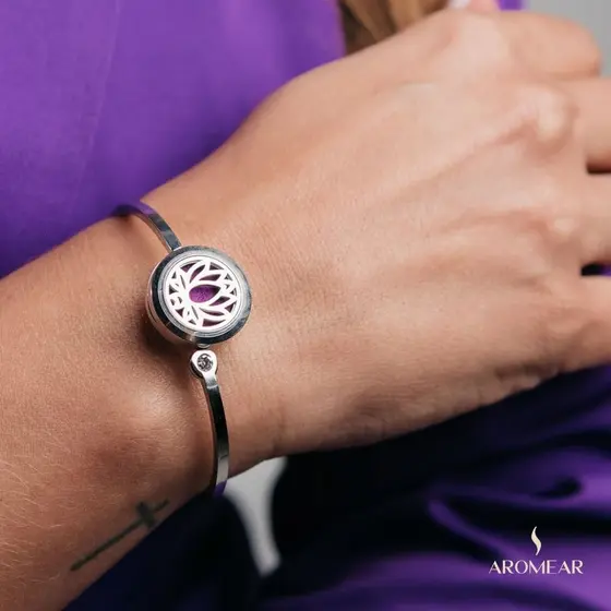 Bracelete Difusor Flor de Lótus em AÇO INOXIDÁVEL - ANTIALÉRGICO - PRATA