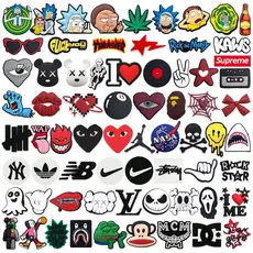 1 Pçs Logotipo Da Moda Dos Desenhos Animados PVC Sapato Encantos Acessórios Jardim Decorar DIY Destacável Sandália Fivel