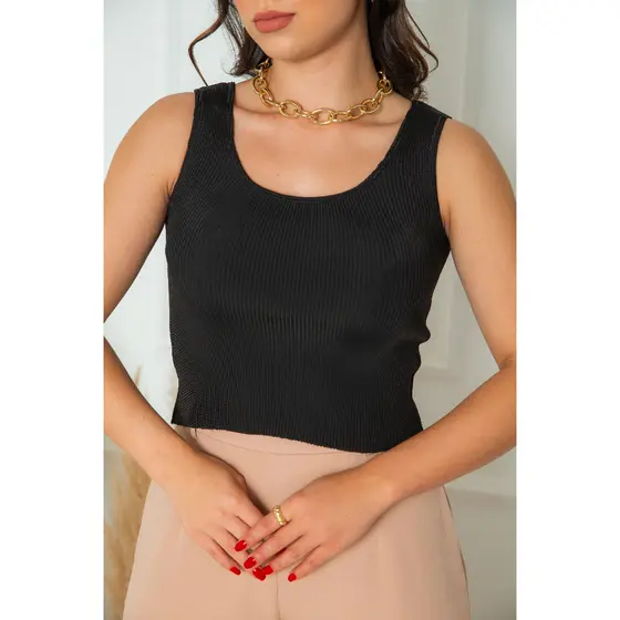 Cropped de Alça Larga Estilo Regata Curta de Rayon em Trico Canelado Chic com Elasticidade