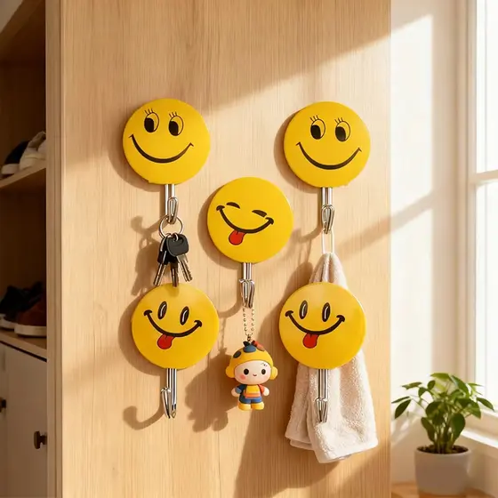 Kit 5  Ganchos Adesivo Emoji Smile Prendedor Parede Super Aderência Resistente Dupla Face Cozinha
