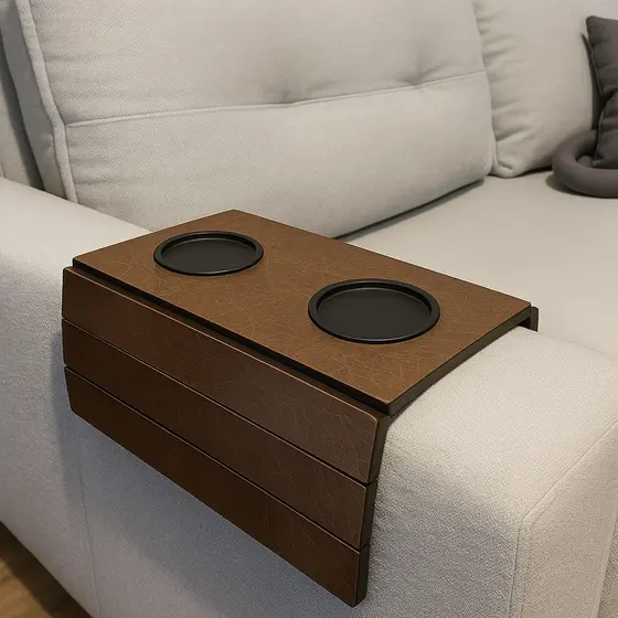 Bandeja Esteira Flexível de Sofá em MDF Premium Com 2 Porta Copos 37,5x29,5cm Apoio de Braço
