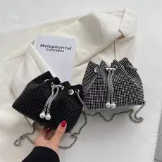 Bolsa de Strass/ Brilho com alça de Corrente Transversal