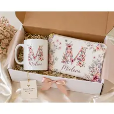Kit Floral Personalizado com Nome –Caneca + Necessaire Feminina com Inicial + Nome | Presente Delicado