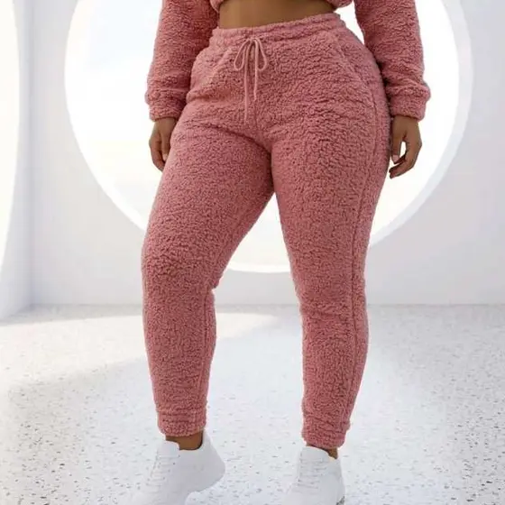 Calça Jogger Feminina Cintura Alta moda outono Inverno Conforto e Estilo em Pelúcia