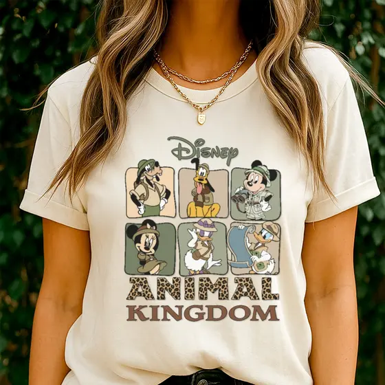 T-Shirt Feminina Exploradores Disney em clima de safari animado