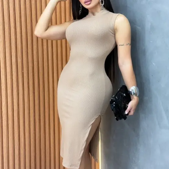 Vestido Feminino Midi Ribana com Fenda Lateral Confortável