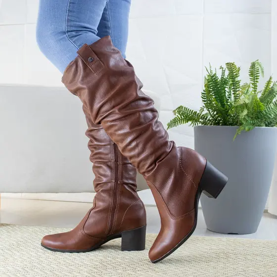Bota Feminina Bottero em Couro Legítimo Cano Longo e Salto Confortável 346920