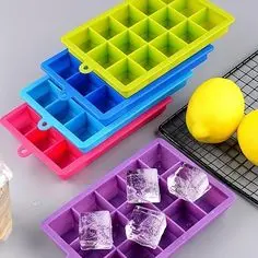Forma de Gelo em Silicone com Tampa – 15 Cubos Cada –Flexível e Fácil de Desenformar