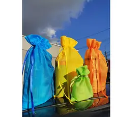 10 Sacos TNT Saquinhos, Sacolas Sacos para presentes  lembrancinhas  festas, saco organizador