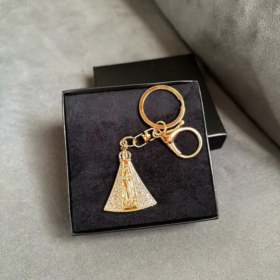 Chaveiro Luxo Fé e Proteção – Nossa Senhora Aparecida & Divino Espírito Santo