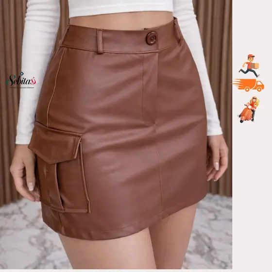Saia Couro Feminina Marrom Curta Cintura Alta Estilo Street Style com Bolso Cargo Moda Feminina Plus Size