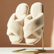 Pantufa Moderna Feminina Peluciada De Tiras Entrelaçada Fofinha De Pelinhos Antiderrapante Puff