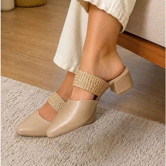 Mule Feminino Linha Premium Madri Bico Fino Salto Grosso Casual Chic