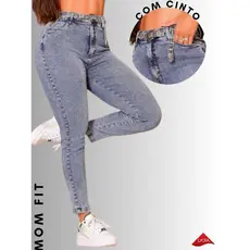 Calça Jeans Mom Fit Com Super Lycra com Cinto Cintura Alta