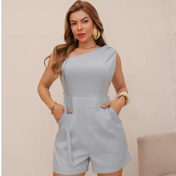 Macaquinho Feminino Elegante e Decote Assimétrico