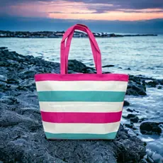 Bolsa Listrada Com Alça e ziper. Ideal De Praia e verão Forro Interno Impermeável ecobag