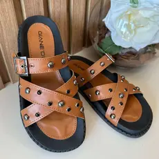Papete Feminina Aplicações em Metal Sandália Feminina Rasterinha Caramelo Off White Preto Conforto