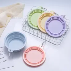 Comedouro Bebedouro Dobrável de Silicone para Passeio de Cães e Gatos Pet com Mosquetão Portátil - 350ml
