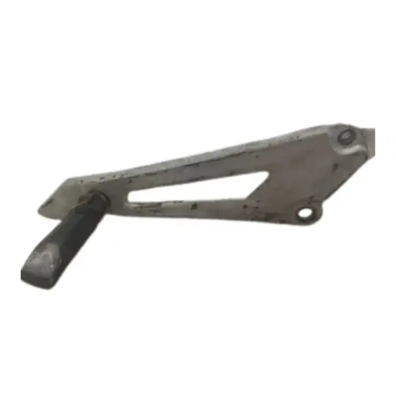 SUPORTE PEDAL APOIOTRAS LE- MOTOCICLETA YAMAHA YBR 125 2007