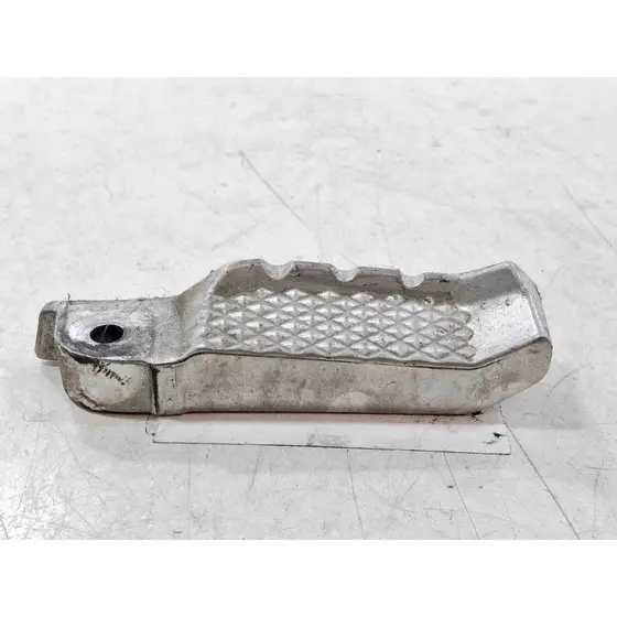 PEDAL APOIO- MOTOCICLETA SUZUKI BURGAMAN 125 2015