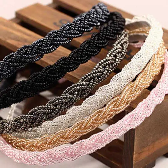 TIARA TRANCADA DE MIÇANGAS METAL FINA