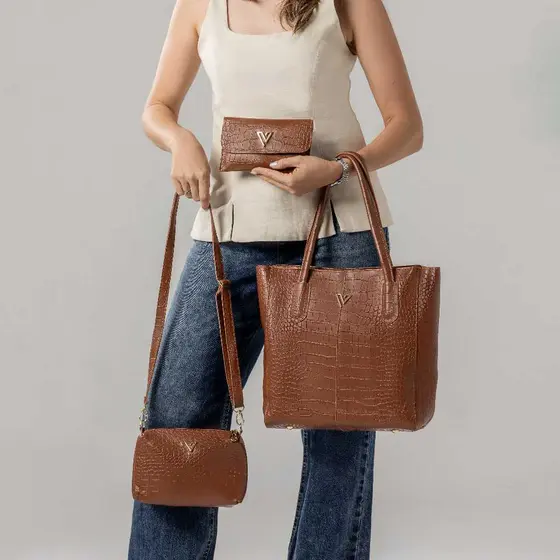Kit 2 Bolsas Feminina Monique Sacola Transversal de Ombro Tiracolo + Carteira Lançamento Marrom