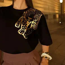 Blusinha Feminina Max Oversized Estampa Leopardo Foil 100% Algodão Estilo Confortável e Moderno