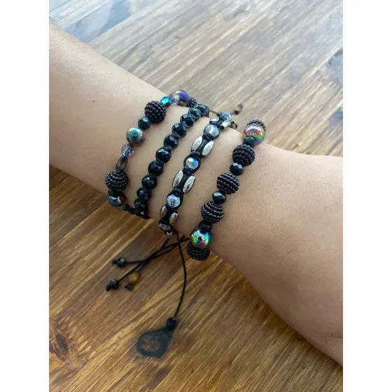 Pulseira Mix 4 pçs Moda Praia Verão Luxo e também avulsa Cor Preta